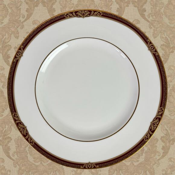 Royal Doulton NEW Tennyson H5249 Gold Trim 10 5/8" Dinner Plate Replacement - Picture 1 of 4